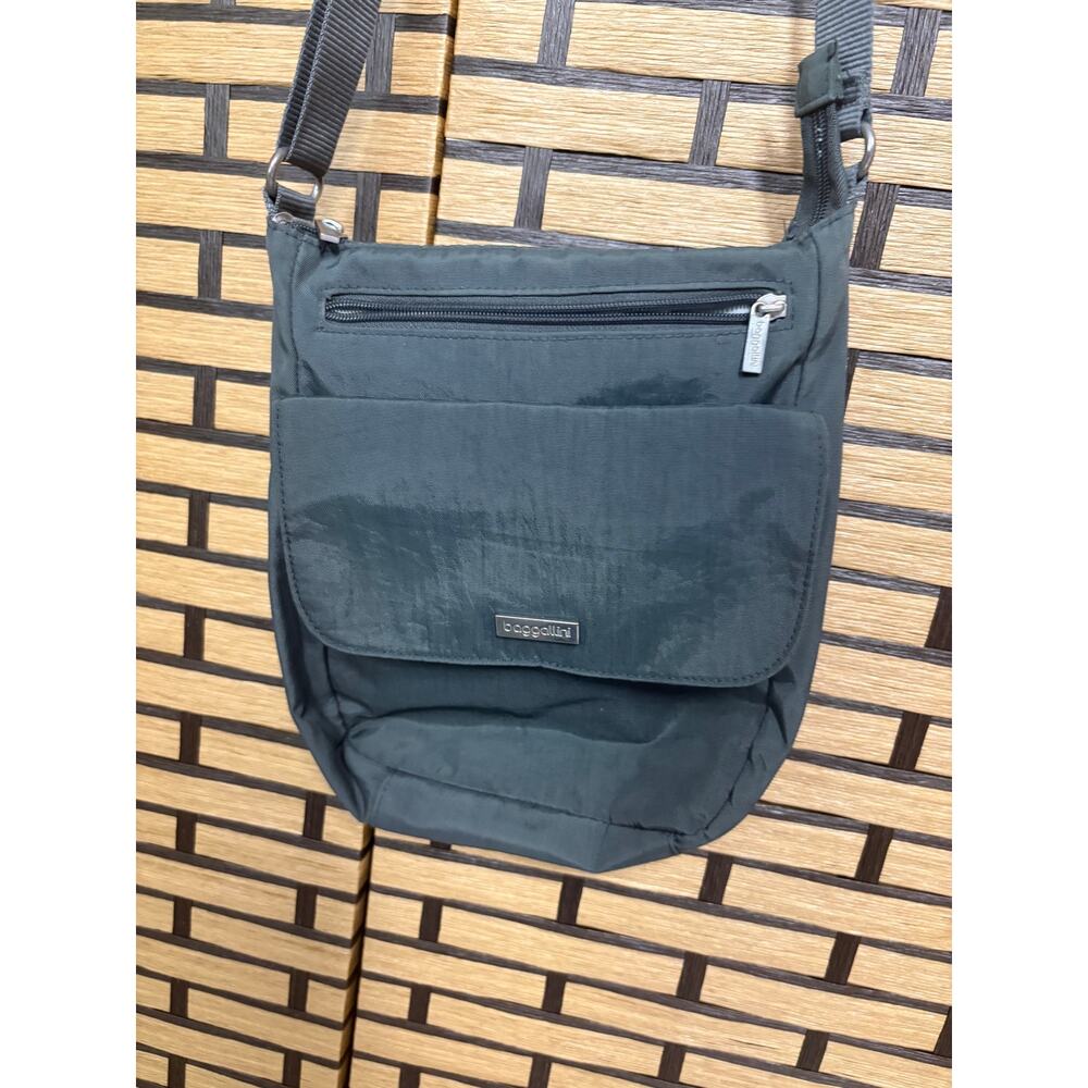 Baggallini Black Crossbody‎